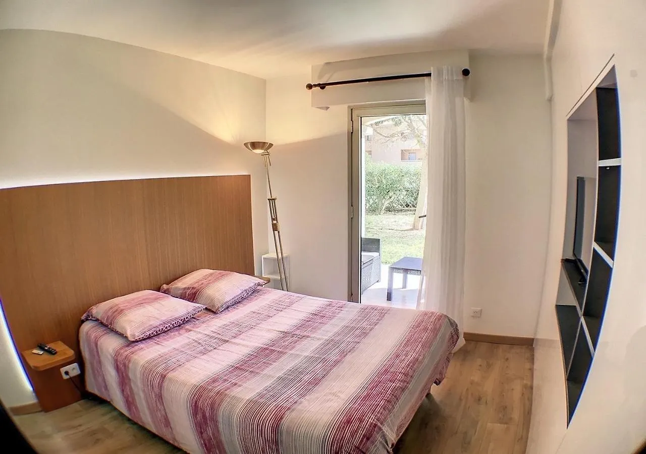 Apartment Golf Juans- 2P Residence Avec Piscine, Plages 300M Vallauris