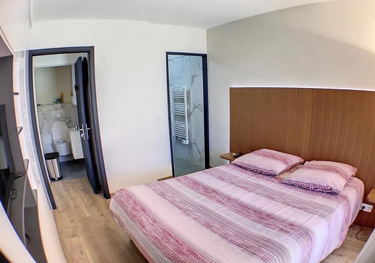 Golf Juans- 2P Residence Avec Piscine, Plages 300M Vallauris France