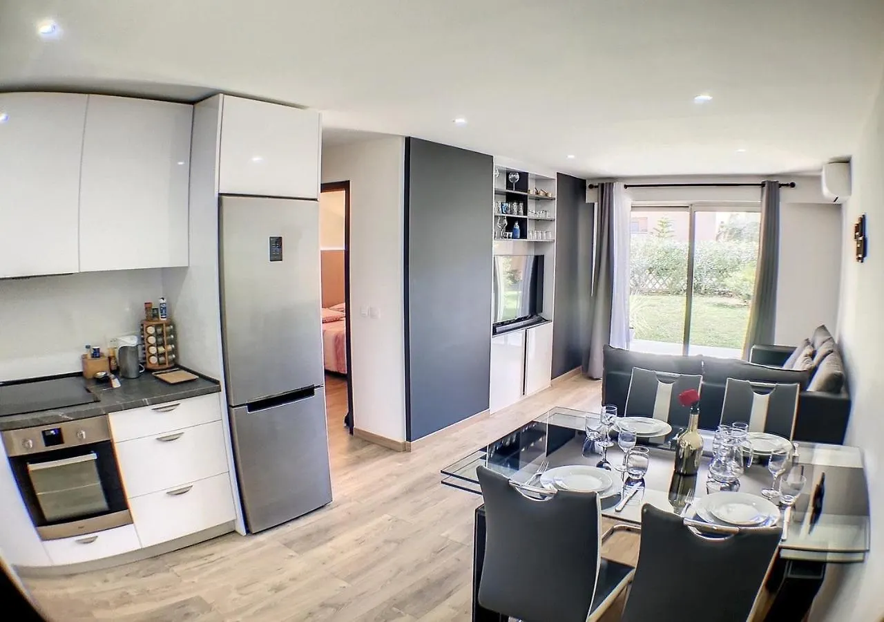 Golf Juans- 2P Residence Avec Piscine, Plages 300M location